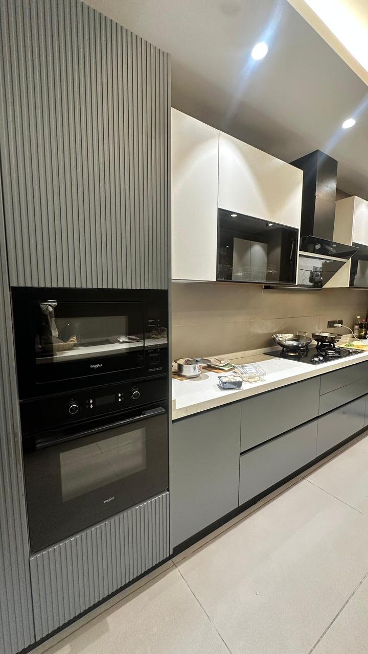 Builder Floor With Terrace Fully Furnished Available for rent in A-Block, DLF Phase-1